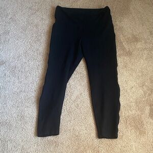 HUE Classic Black Leggings